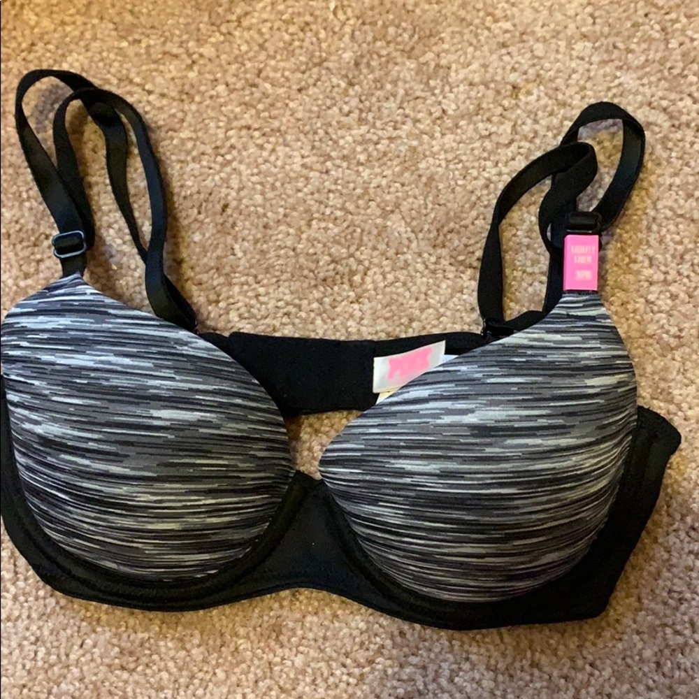 Victoria’s Secret lightly lined bra 32b